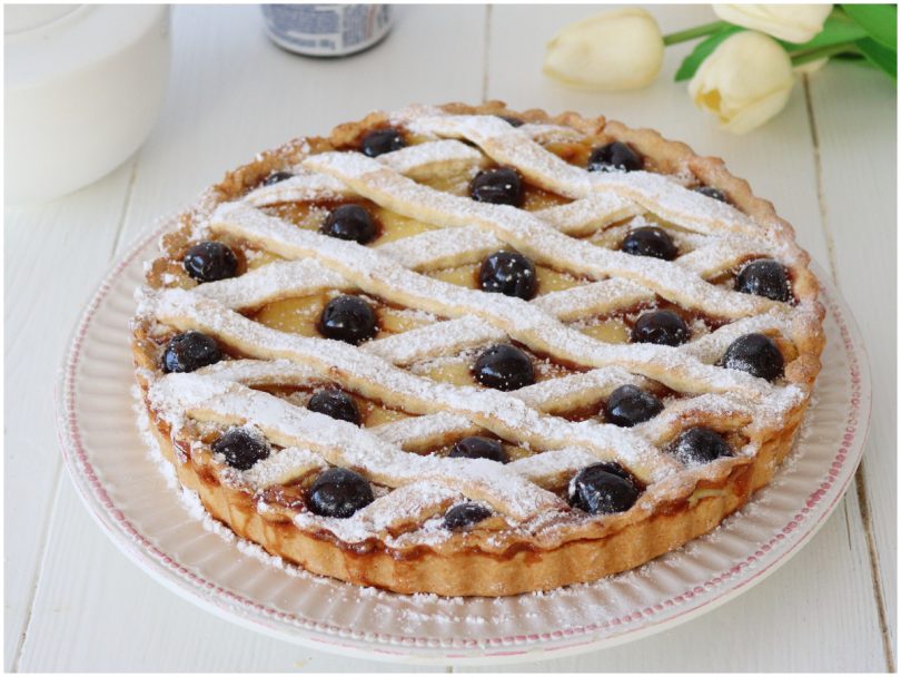 Crostata di crema e amarene