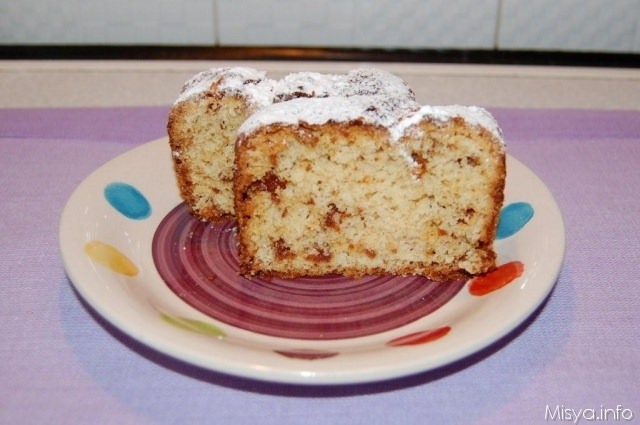 Plumcake agli amaretti e cioccolato bianco