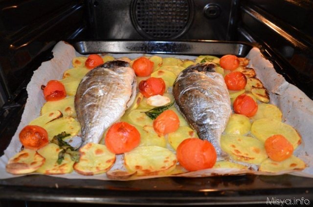 orata al forno patate ciliegini