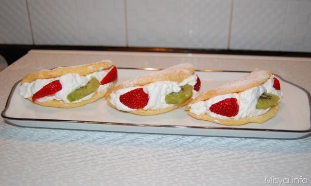 mezzelune panna e frutta