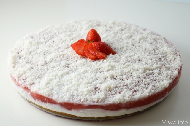 Torta fredda al cocco e fragole
