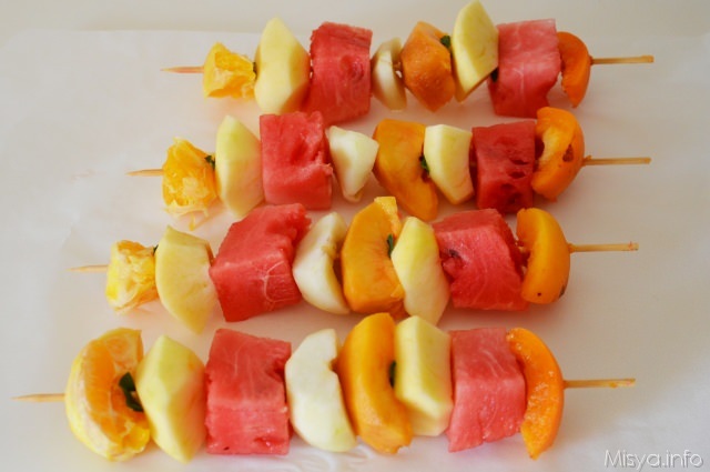 spiedini di frutta