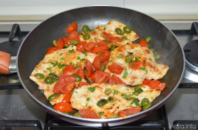 petto di pollo con pomodorini e olive