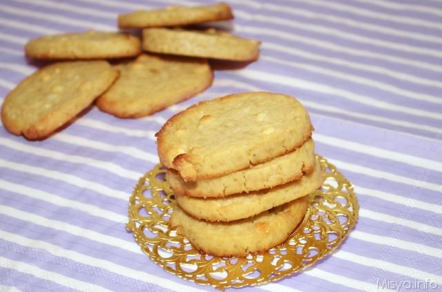 Cookies al cioccolato bianco e mandorle