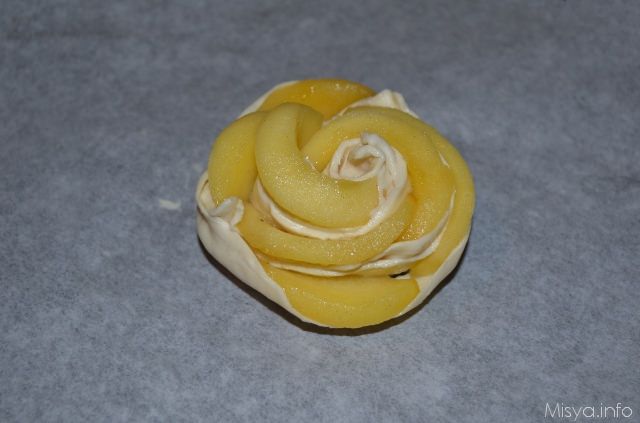 rosa di mela e pasta sfoglia