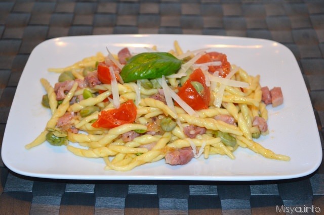 Pasta con le fave e pancetta