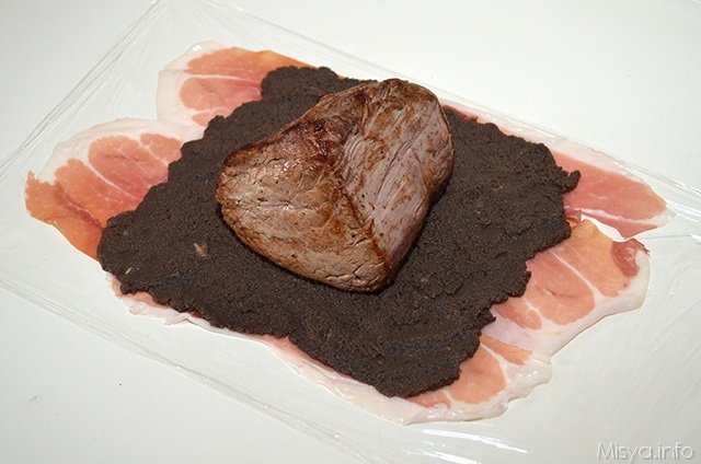 aggiungere la purea di funghi e poi il filetto