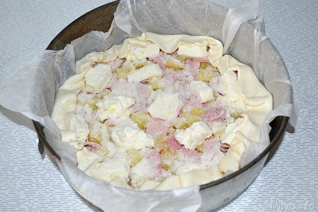 aggiungere il formaggio, spennellare con latte o tuorlo