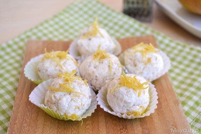 Bocconcini di ricotta e mandorle