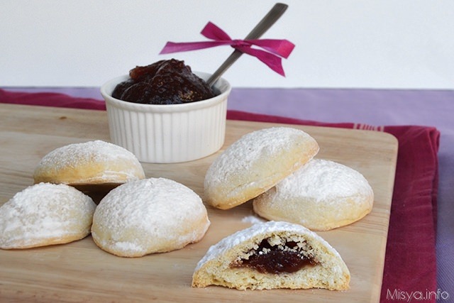 Biscotti ripieni di marmellata
