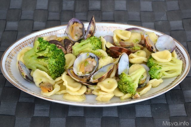 Orecchiette broccoli e vongole