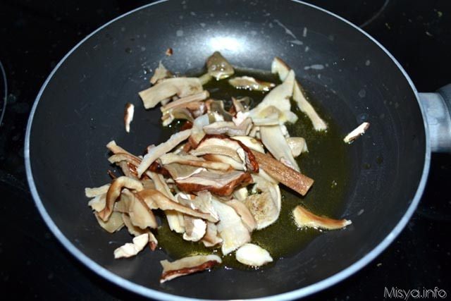 Torta salata formaggi e porcini 7