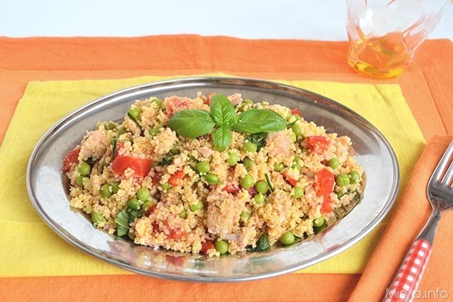 Cous cous con piselli e salmone