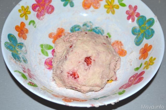 Biscotti ricotta e fragole 4