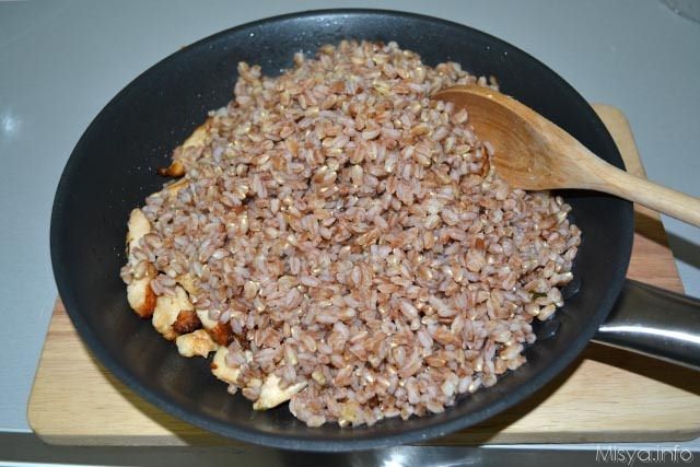 Insalata di pollo e farro 6