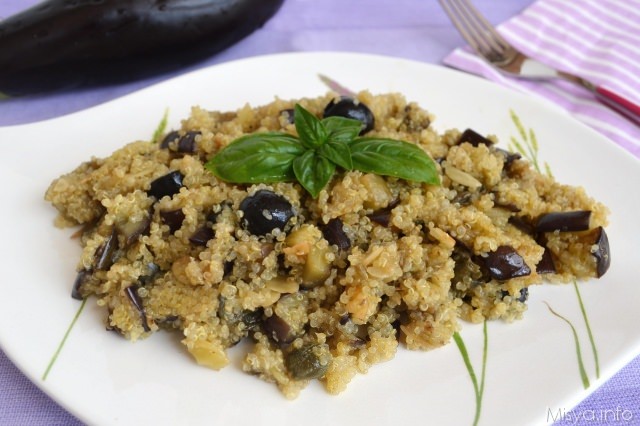 Insalata di quinoa e melanzane