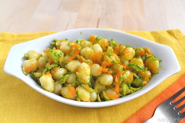 Gnocchetti con zucchine e carote