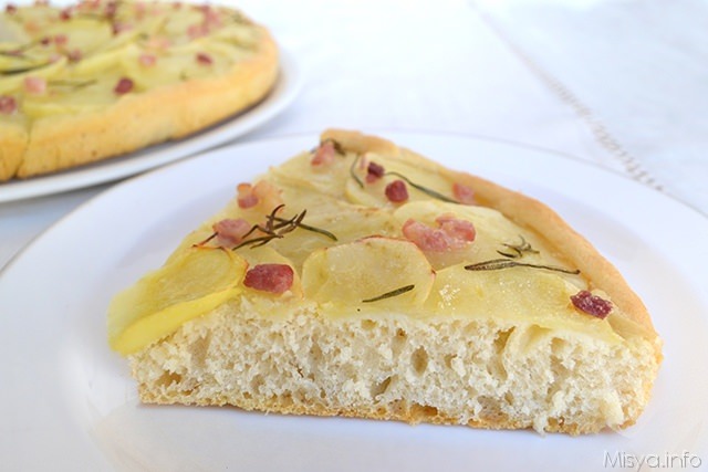 Focaccia con patate e pancetta