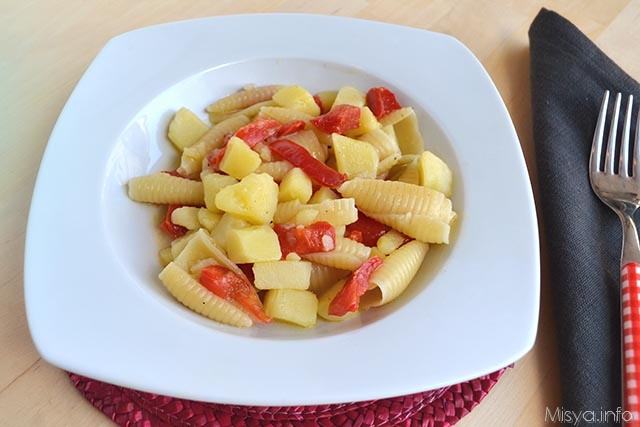 Pasta e patate con peperoni