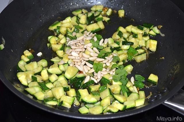 Quinoa con zucchine e pinoli 6