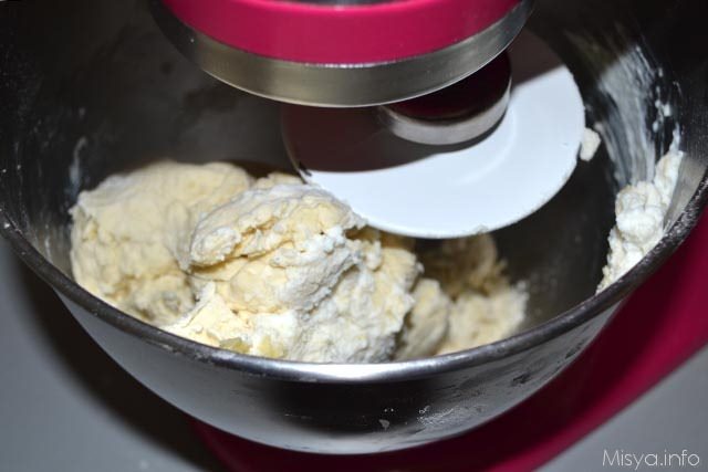 Treccia di pane alla ricotta 4