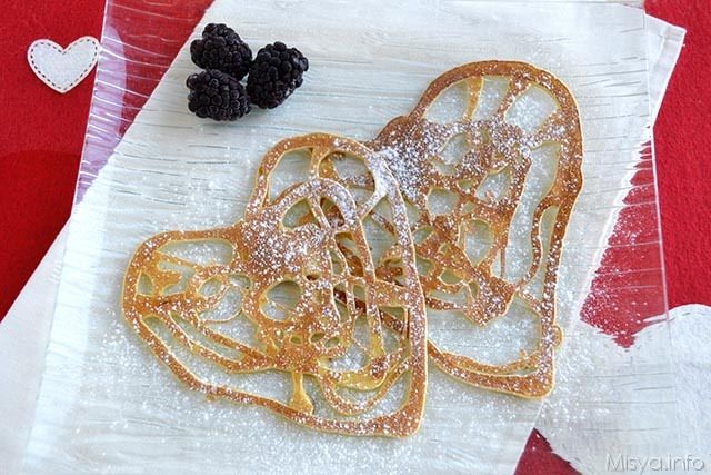 Crepes ricamate a cuore