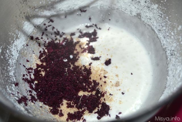 Torta di albumi e carote viola 8