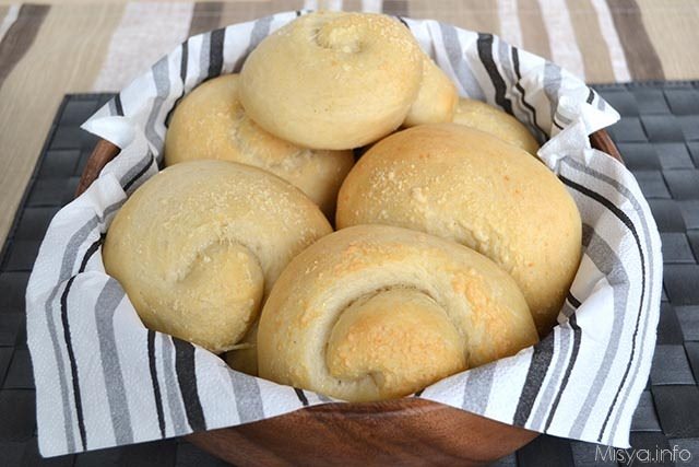 Panini al parmigiano