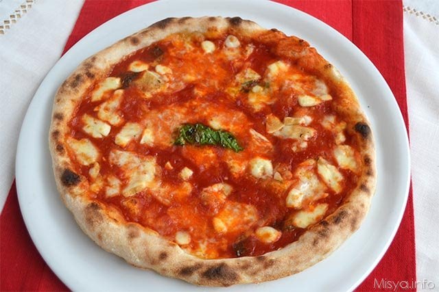 Pizza come in pizzeria