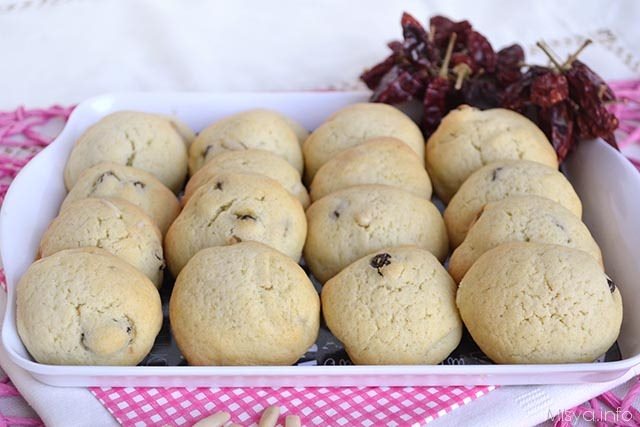 biscotti pinoli uvetta peperoncino