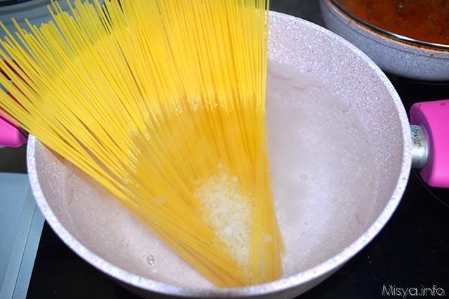 12 cuocere spaghetti