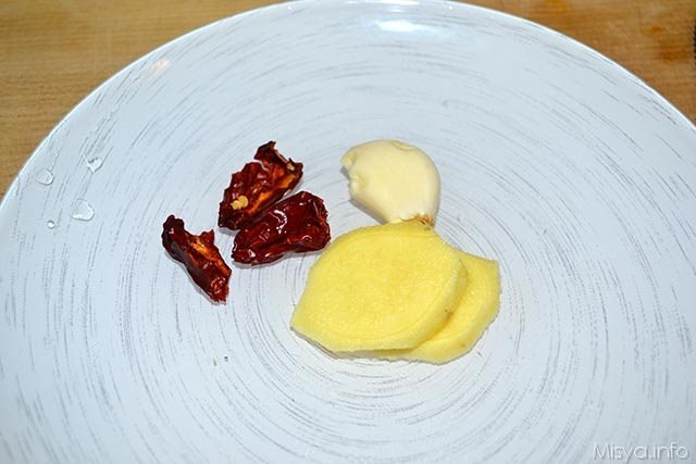 2 zenzero peperoncino aglio
