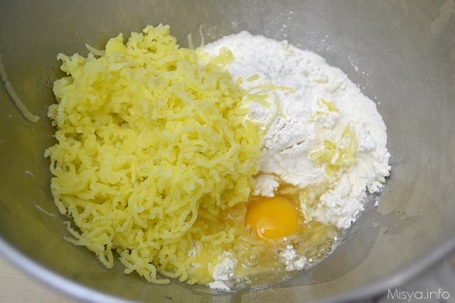 2 patate farina uova
