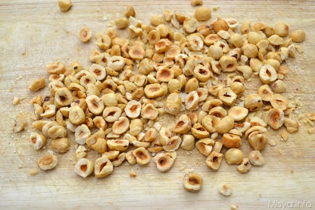 1 nocciole tritate grossolanamente