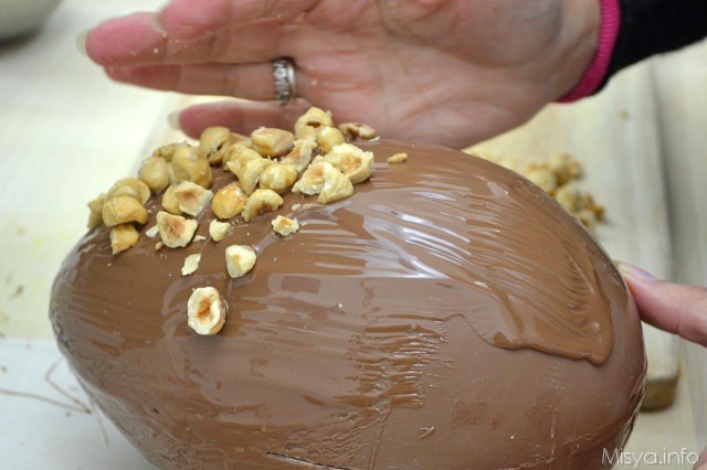 3 aggiungere nocciole