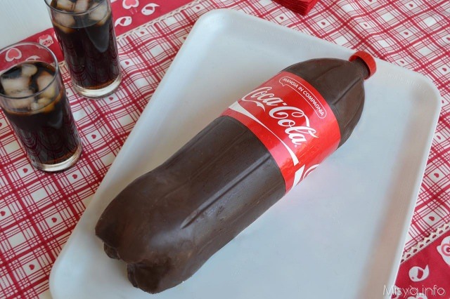 Torta bottiglia di Coca Cola