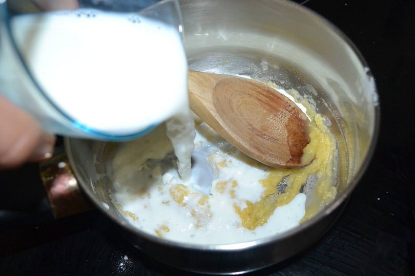 2 aggiungere latte