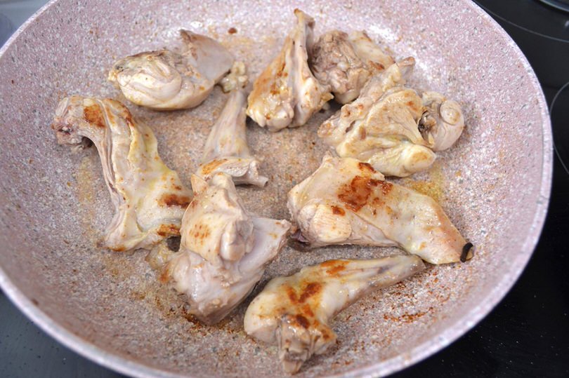 4 cuocere coniglio in padella