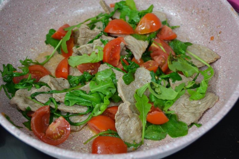 6 pomodorini e rucola in padella