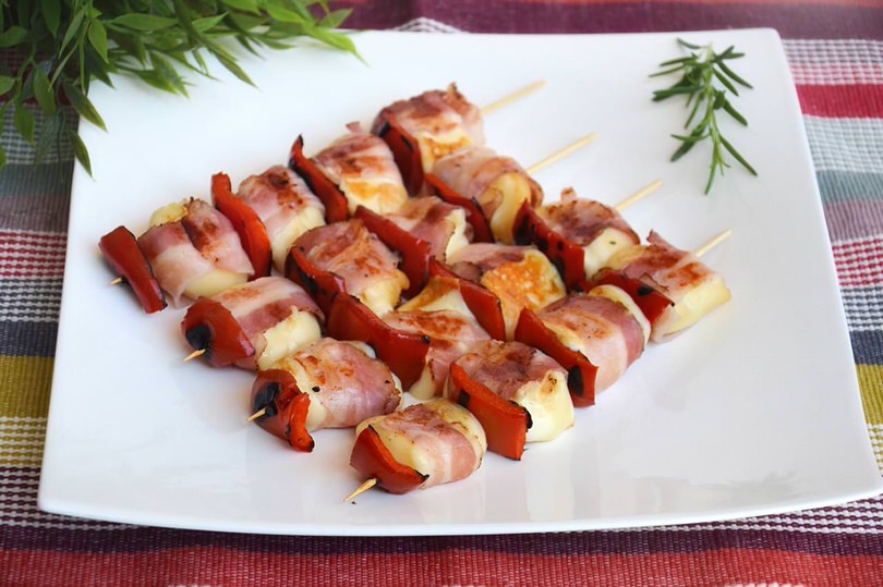 Spiedini di scamorza e pancetta