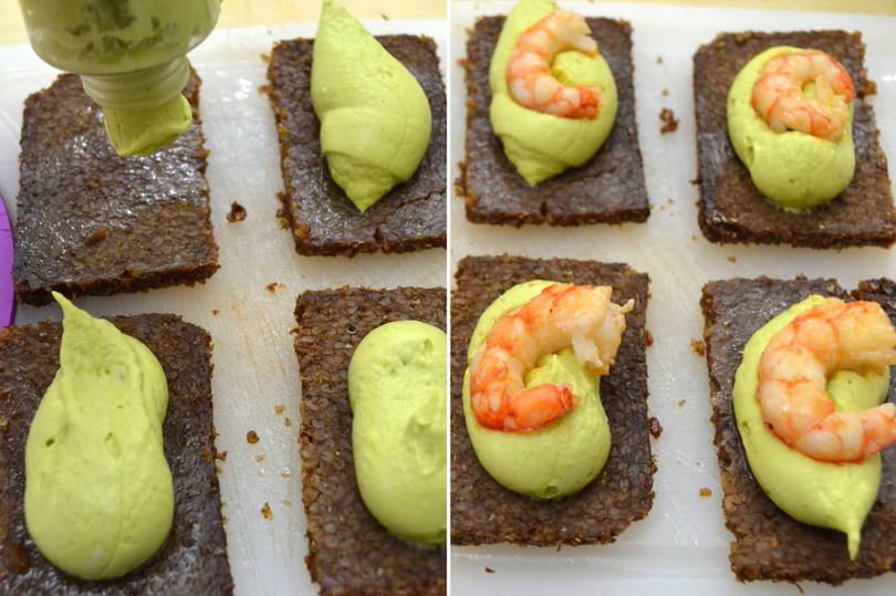 4-aggiungere-avocado-e-gamberi