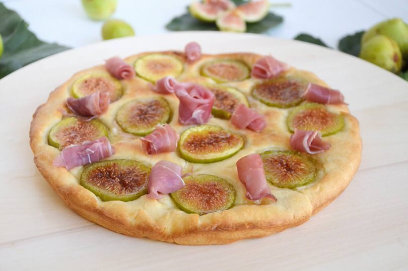 Focaccia con fichi e prosciutto