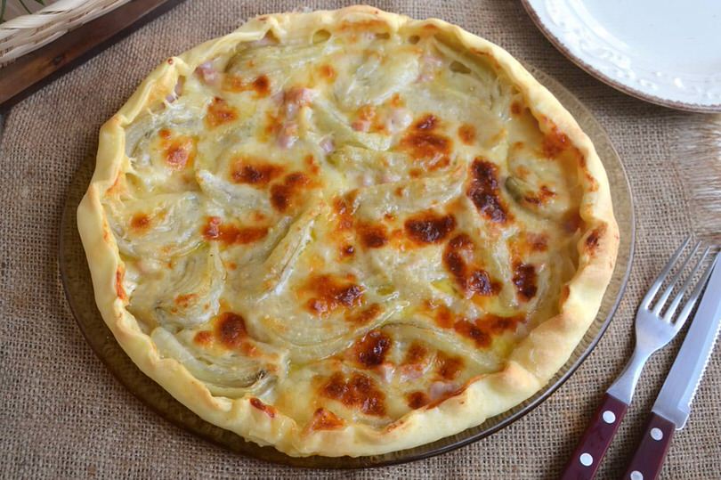Torta salata con finocchi e prosciutto