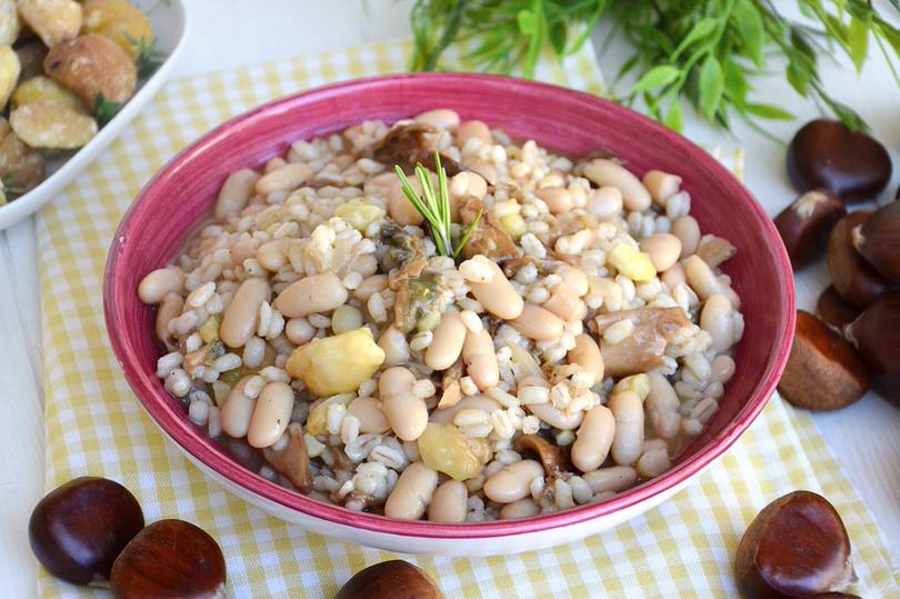 Zuppa di orzo e castagne