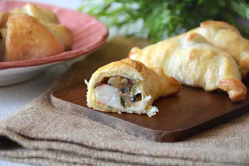 Cornetti con gamberi e melanzane