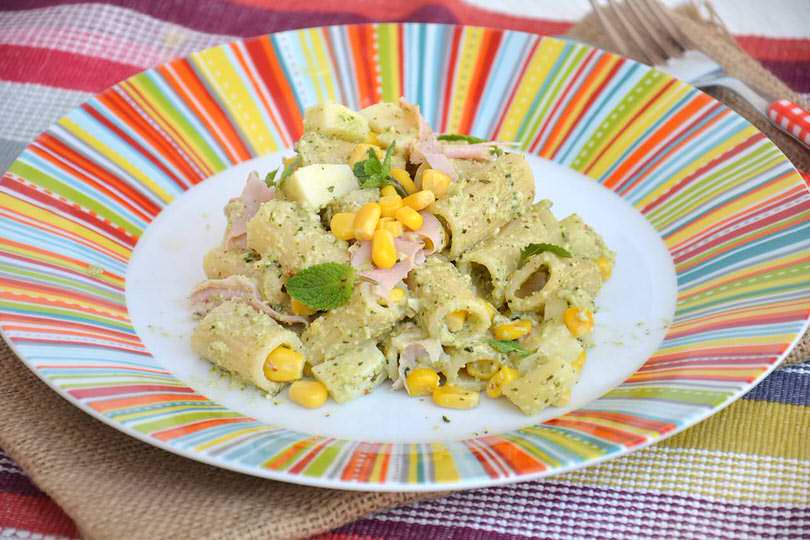 Pasta fredda con zucchine