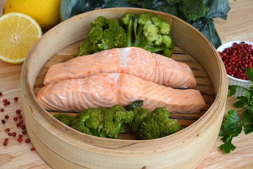 Salmone al vapore