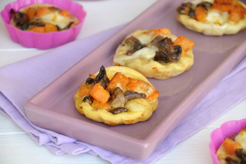 Tartellette con zucca e funghi