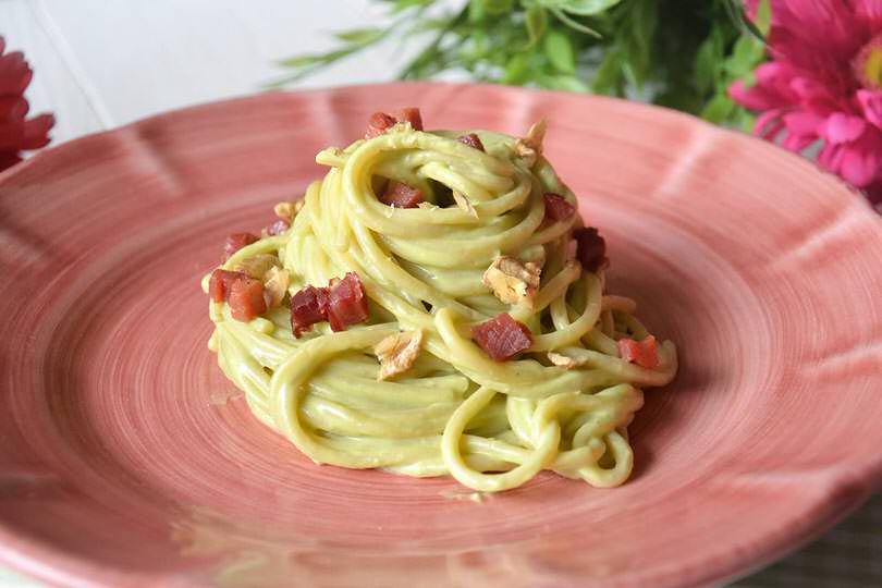 Pasta con avocado