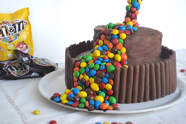 Gravity cake